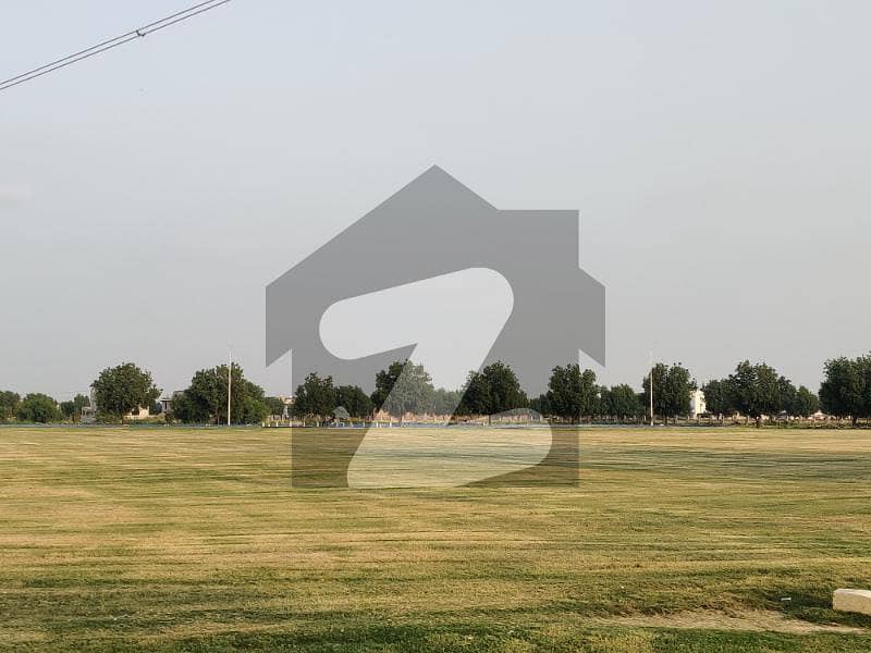 Hot Location 1 Kanal Plot Available For Sale In M3 Lake City Lahore
