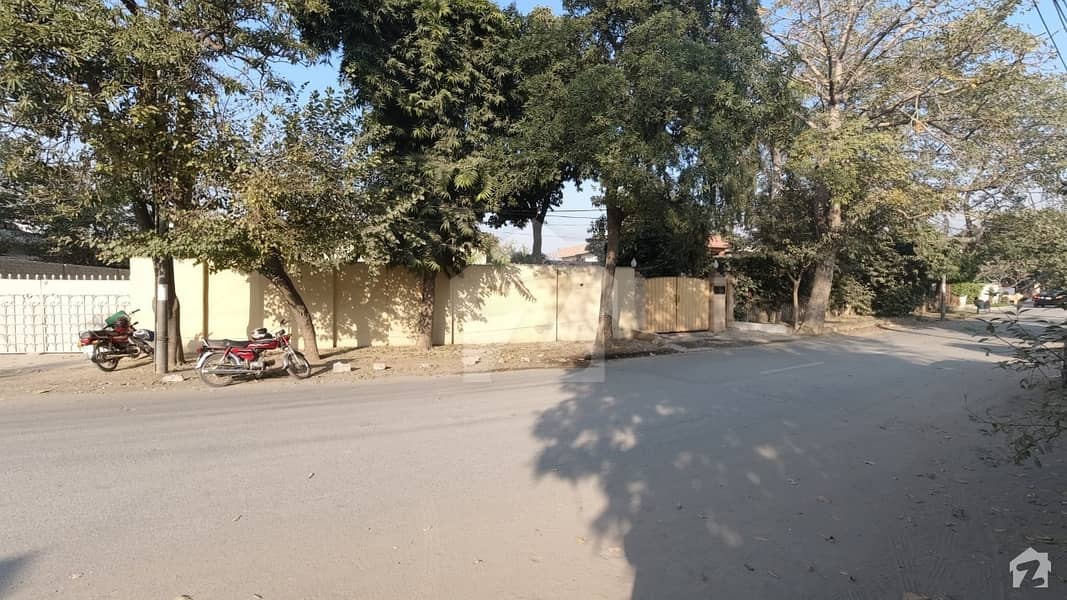 87 Marla Corner Plot Available For Sale In Heart Of Gulberg