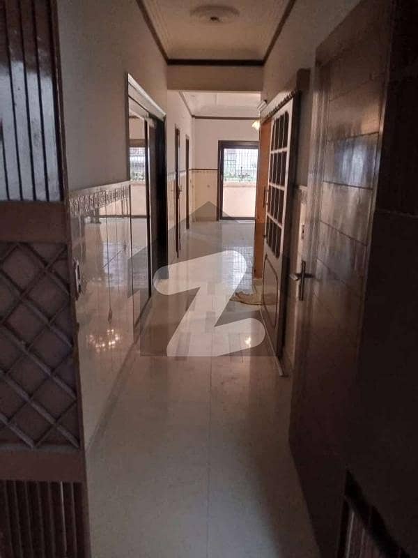 Buy A Centrally Located 1350 Square Feet Flat In PECHS Block 3
