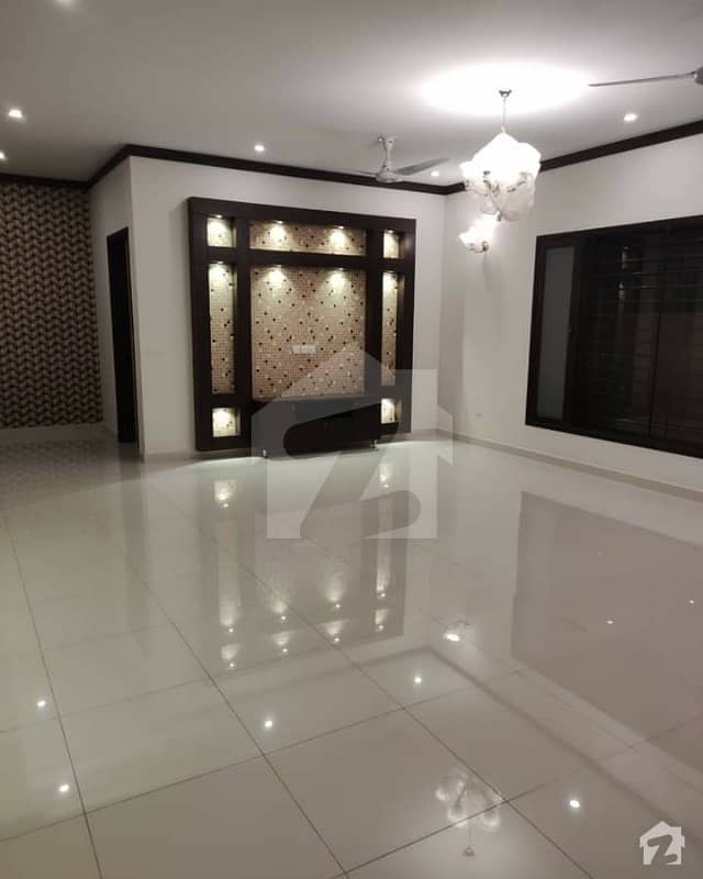 10 Marla Portion  For Rent In Reasonable Price At Very Hot Location