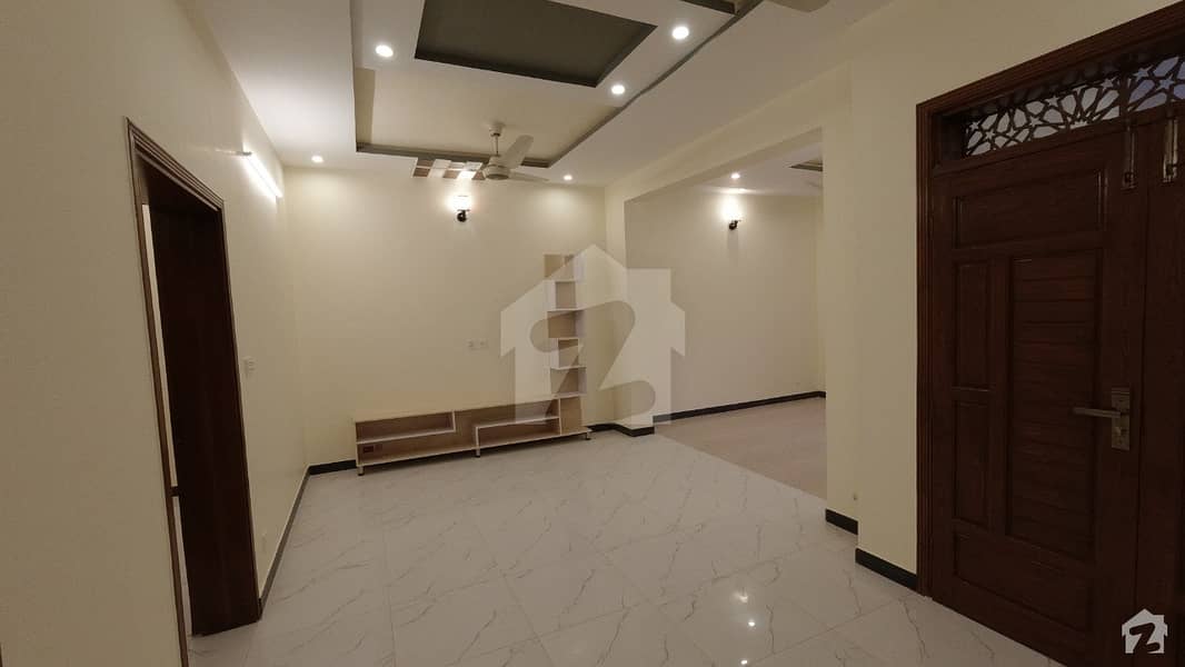 پارک روڈ اسلام آباد میں 4 کمروں کا 5 مرلہ مکان 1.65 کروڑ میں برائے فروخت۔