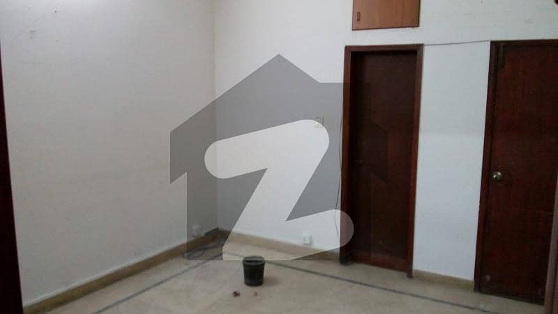 Commercial Office 4 Rooms Ground Portion For Rent 120 Yard In Gulshan E Iqbal Block 13d-1