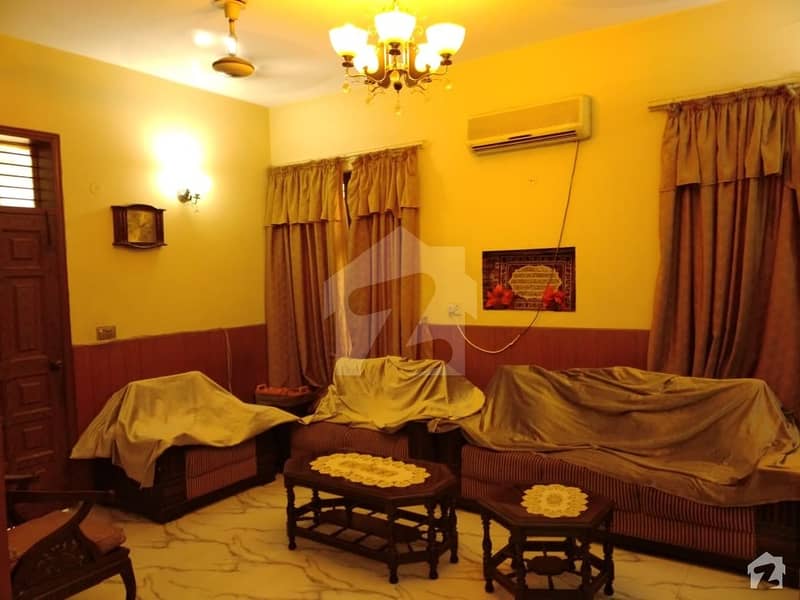 ماڈل ٹاؤن ۔ بلاک ایل ماڈل ٹاؤن لاہور میں 5 کمروں کا 10 مرلہ مکان 2.8 کروڑ میں برائے فروخت۔