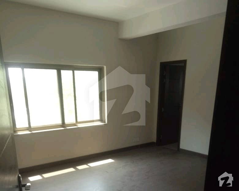 Perfect 1100 Square Feet Flat In Model Town For Sale