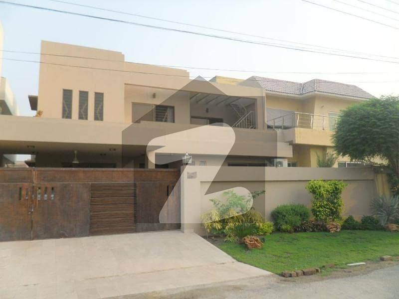 16 Marla House For Sale In Reasonable Price In Valencia Town Lahore