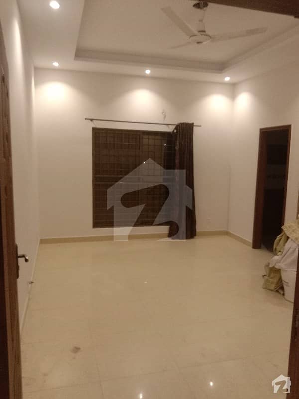 10 Marla Brand New House For Sale In Green City