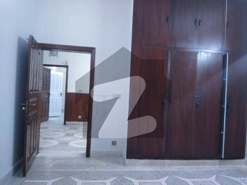 Terrace Style House In Good Condition For Rent