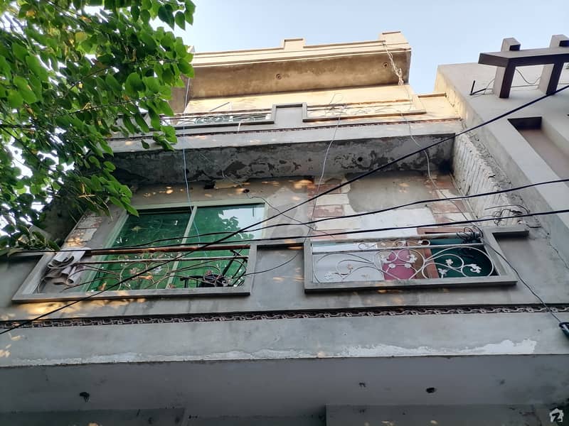 علامہ اقبال ٹاؤن ۔ زینت بلاک علامہ اقبال ٹاؤن لاہور میں 3 کمروں کا 3 مرلہ مکان 97 لاکھ میں برائے فروخت۔