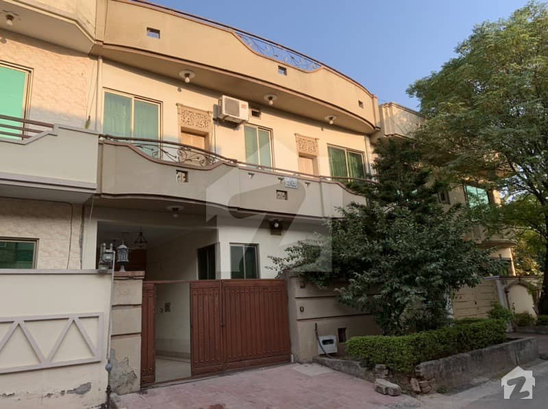 Beautiful 30x60 House For Sale In G-11-3 Beautiful 30x60 House For Sale In G-11-3