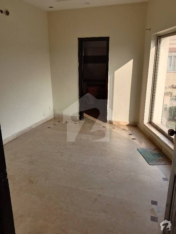 5 Marla First Floor Flat For Sale