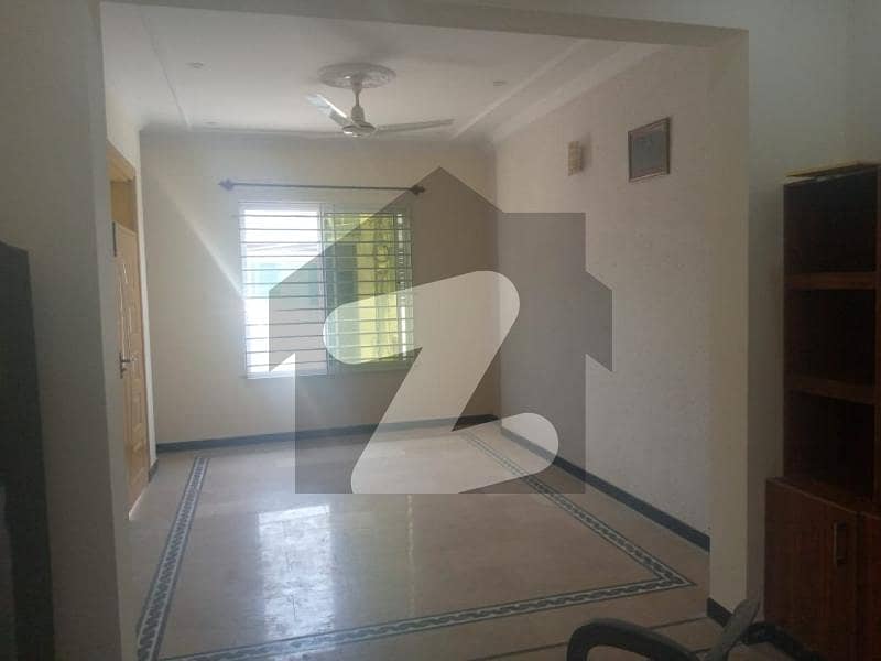 نیشنل پولیس فاؤنڈیشن اسلام آباد میں 3 کمروں کا 5 مرلہ مکان 1.25 کروڑ میں برائے فروخت۔