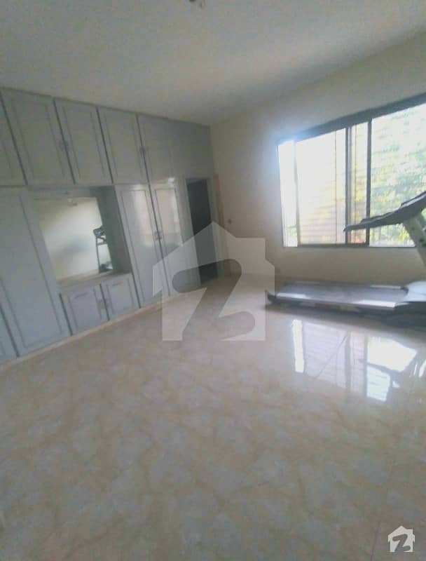 Upper Portion 10 Marla For Rent In Model Town