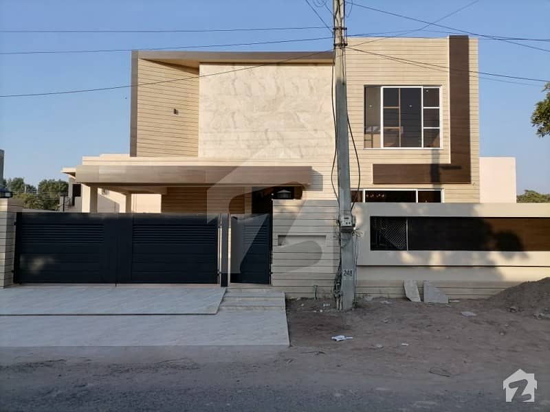 1 Kanal Beautiful Bungalow For Rent In C Block Sui Gas Housing Society Lahore.