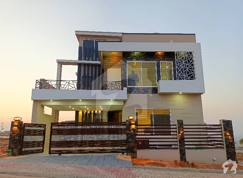 بحریہ ٹاؤن فیز 8 بحریہ ٹاؤن راولپنڈی راولپنڈی میں 7 کمروں کا 10 مرلہ مکان 3.4 کروڑ میں برائے فروخت۔