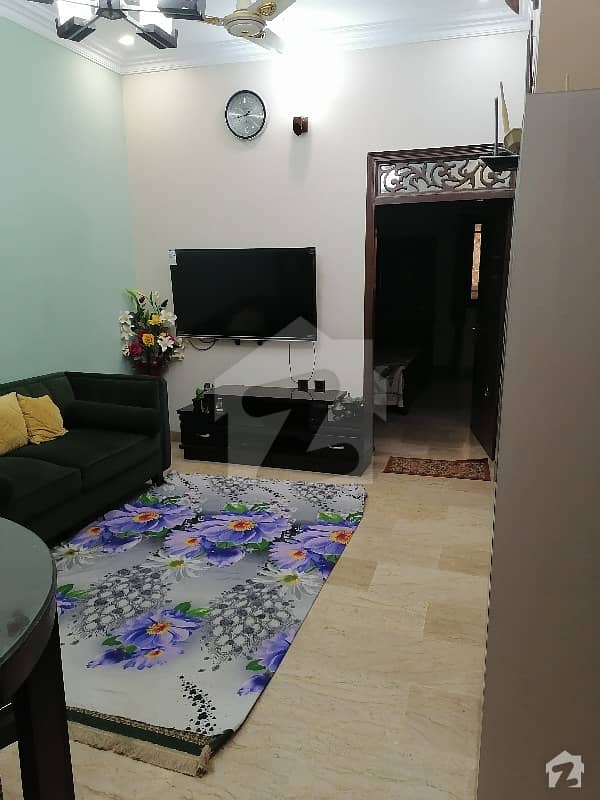 عزیز آباد گلبرگ ٹاؤن کراچی میں 6 کمروں کا 5 مرلہ مکان 2.5 کروڑ میں برائے فروخت۔