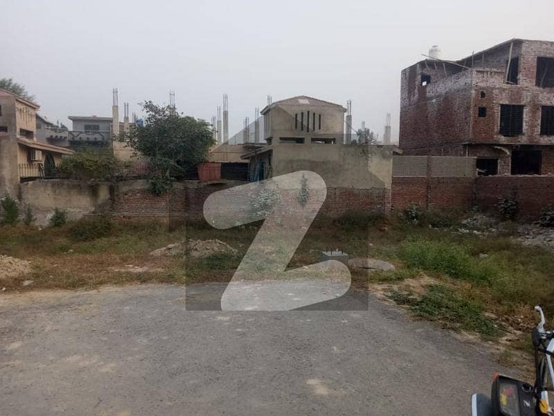 ایچیسن سوسائٹی لاہور میں 10 مرلہ رہائشی پلاٹ 1.2 کروڑ میں برائے فروخت۔