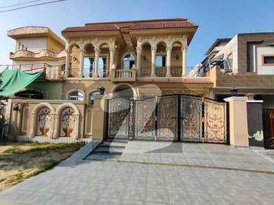 10 Marla New Furnished House Available For Sale