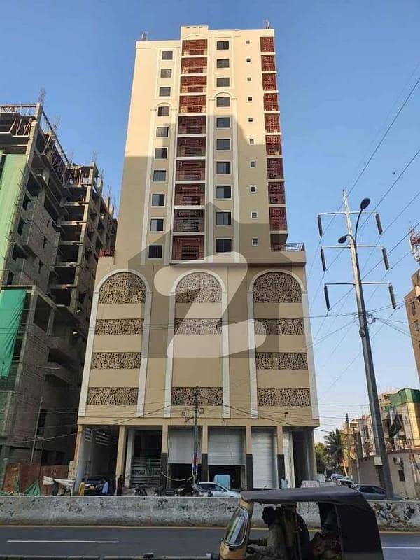 کلفٹن ۔ بلاک 9 کلفٹن کراچی میں 2 کمروں کا 9 مرلہ فلیٹ 3.75 کروڑ میں برائے فروخت۔