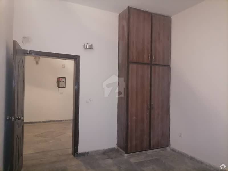 Spacious Upper Portion Is Available For Rent In Ideal Location Of Gulshan-e-Ravi
