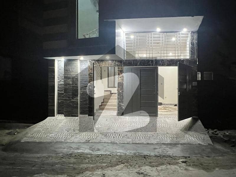 عباسیہ ٹاؤن رحیم یار خان میں 5 کمروں کا 5 مرلہ مکان 1.55 کروڑ میں برائے فروخت۔