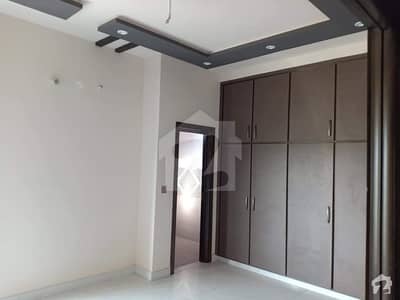 Family-friendly 2.75 Marla House Available In Mohammad Abad