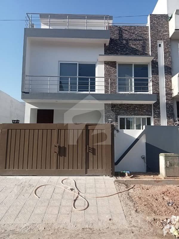 25 40 Brand New House For Sale