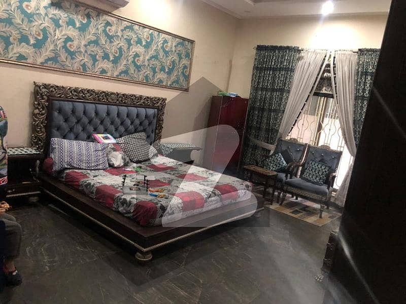 ماڈل ٹاؤن ۔ بلاک ڈی ماڈل ٹاؤن لاہور میں 7 کمروں کا 1 کنال مکان 12 کروڑ میں برائے فروخت۔