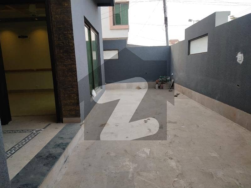 خیابان کالونی 2 فیصل آباد میں 3 کمروں کا 1 کنال زیریں پورشن 50 ہزار میں کرایہ پر دستیاب ہے۔