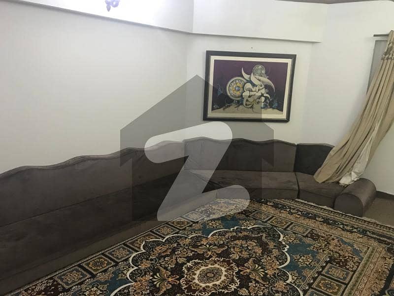 کلفٹن ۔ بلاک 2 کلفٹن کراچی میں 6 کمروں کا 16 مرلہ فلیٹ 4.2 کروڑ میں برائے فروخت۔