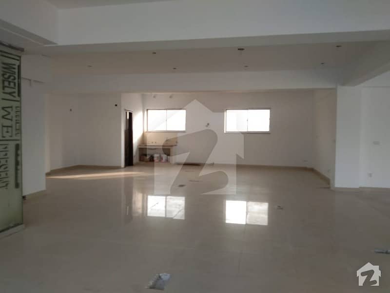 2700 Square Feet Office For Rent In Cavalry Ground Lahore