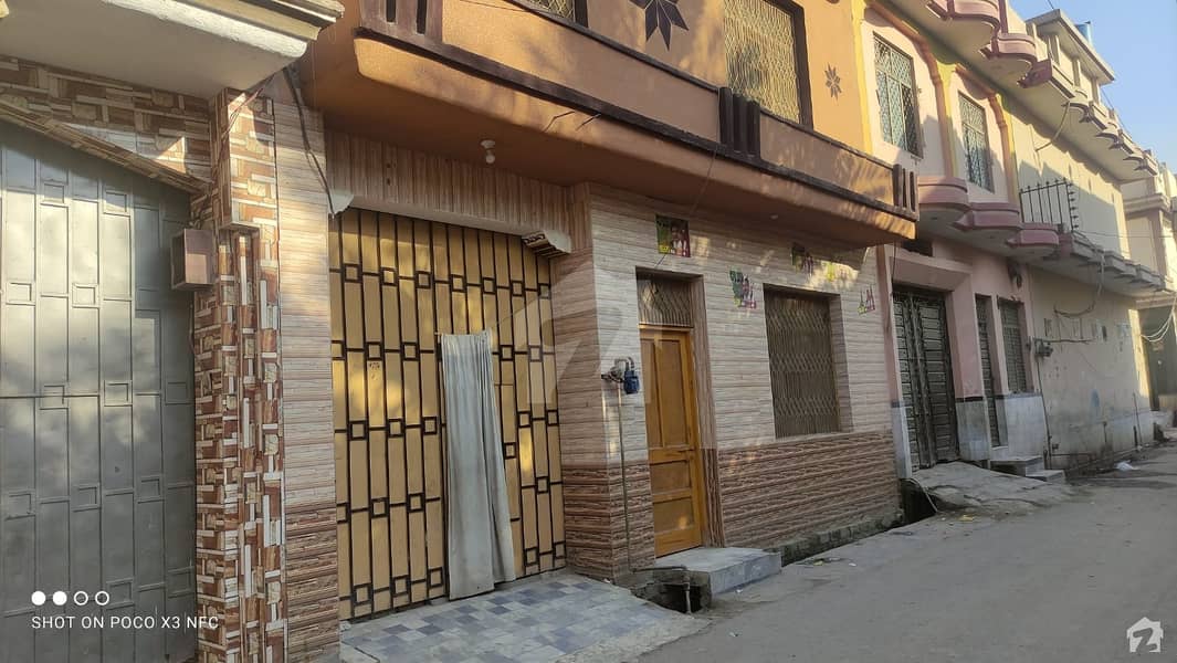 ڈلا زیک روڈ پشاور میں 6 کمروں کا 5 مرلہ مکان 1.4 کروڑ میں برائے فروخت۔