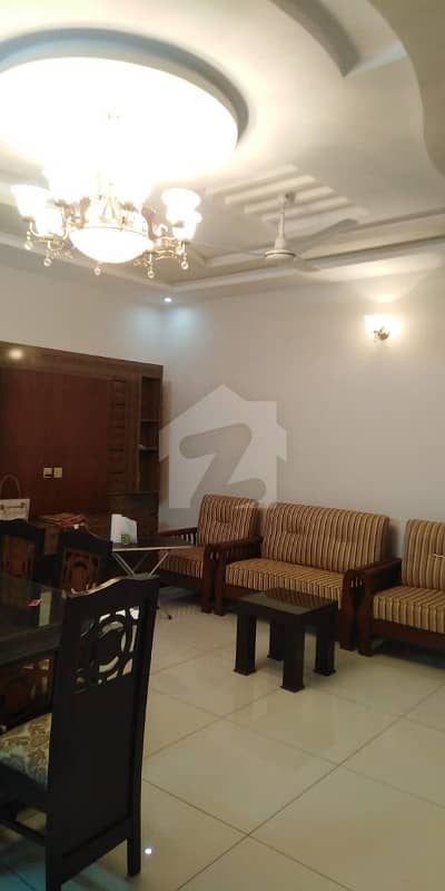 میڈیا ٹاؤن ۔ بلاک ڈی میڈیا ٹاؤن راولپنڈی میں 6 کمروں کا 12 مرلہ مکان 3.75 کروڑ میں برائے فروخت۔