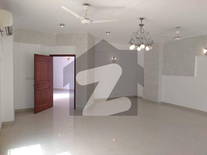 3 Bedrooms Flat For Rent Frere Town