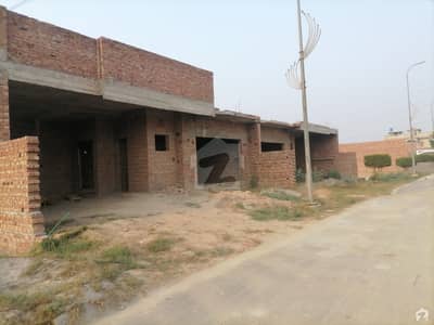 ماڈل سٹی رائل ولاز لوئر کینال روڈ فیصل آباد میں 4 کمروں کا 11 مرلہ مکان 2.5 کروڑ میں برائے فروخت۔