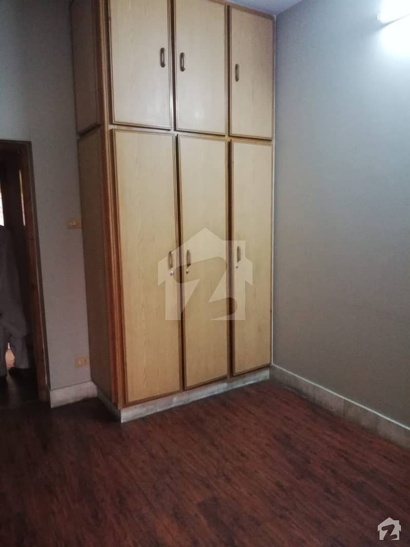 گلستان کالونی نمبر 1 فیصل آباد میں 1 کنال مکان 6 کروڑ میں برائے فروخت۔ گلستان کالونی نمبر 1 فیصل آباد میں 1 کنال مکان 6 کروڑ میں برائے فروخت۔
