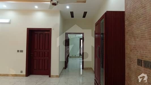 1 Kanal Two Side Open With Basement 4-year-old Un Used Owner Build House For Sale In Gulbahar Block.