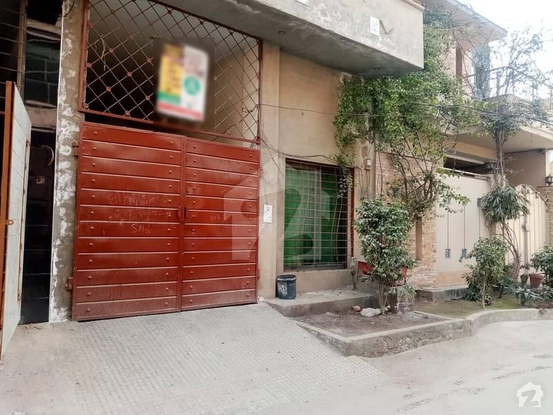 Centrally Located House In Satiana Road Is Available For Rent