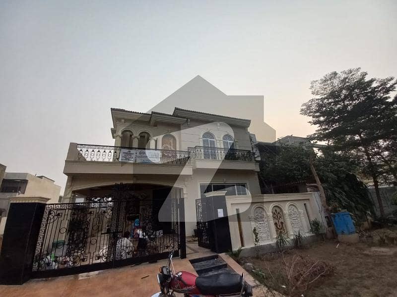 10 Marla Spanish House For Sale In Dha Phase 8 Eden City