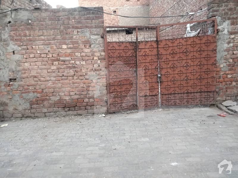 پِیر کالونی لاہور میں 10 مرلہ رہائشی پلاٹ 1.4 کروڑ میں برائے فروخت۔