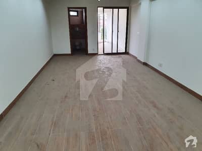 3 Bed Dd 2nd Floor With Roof Brand New Apartment