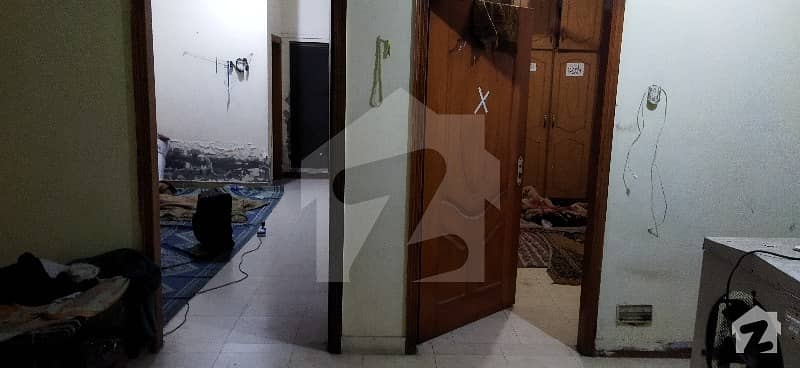 بھٹہ چوک لاہور میں 1 کمرے کا 1 مرلہ کمرہ 3 ہزار میں کرایہ پر دستیاب ہے۔