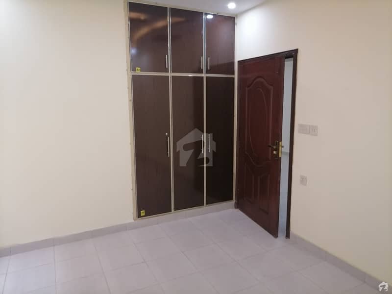 گرین ویلی سمندری روڈ فیصل آباد میں 3 کمروں کا 5 مرلہ مکان 40 ہزار میں کرایہ پر دستیاب ہے۔