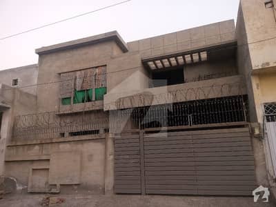 ملت ٹاؤن فیصل آباد میں 5 کمروں کا 7 مرلہ مکان 85 لاکھ میں برائے فروخت۔