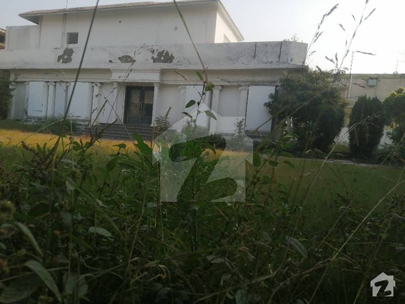 چکلالہ سکیم 3 چکلالہ سکیم راولپنڈی میں 7 کمروں کا 1.6 کنال مکان 7 کروڑ میں برائے فروخت۔
