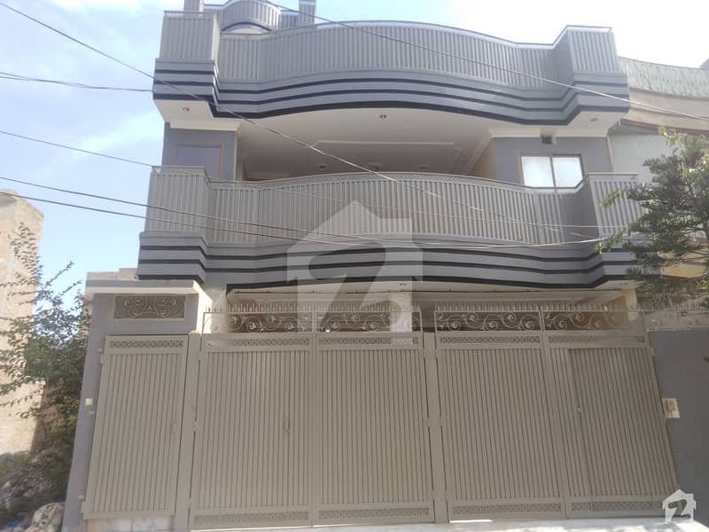 حیات آباد فیز 6 - ایف8 حیات آباد فیز 6 حیات آباد پشاور میں 7 کمروں کا 7 مرلہ مکان 3.7 کروڑ میں برائے فروخت۔