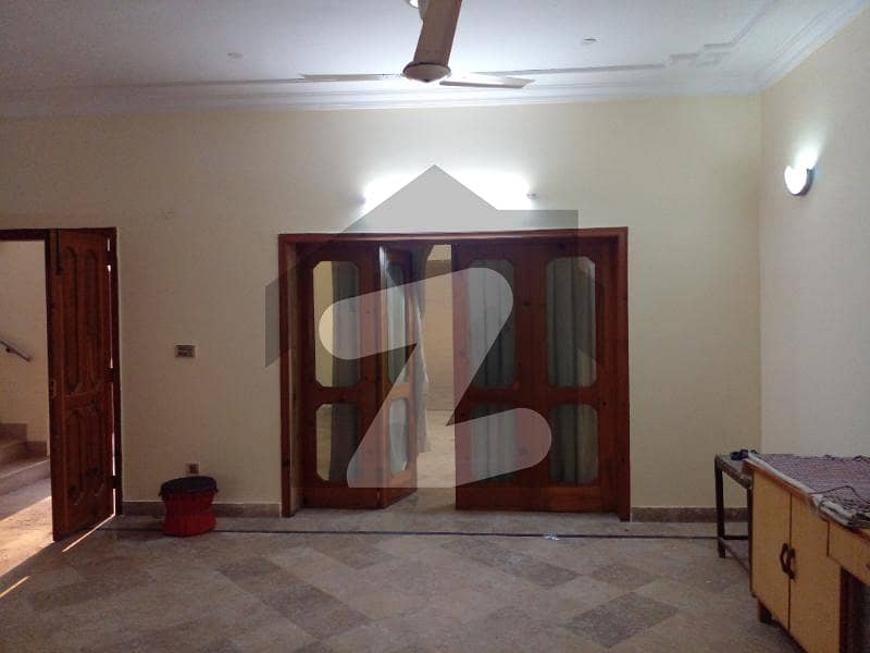 پی آئی اے ہاؤسنگ سکیم ۔ بلاک ای پی آئی اے ہاؤسنگ سکیم لاہور میں 2 کمروں کا 10 مرلہ مکان 1.95 کروڑ میں برائے فروخت۔