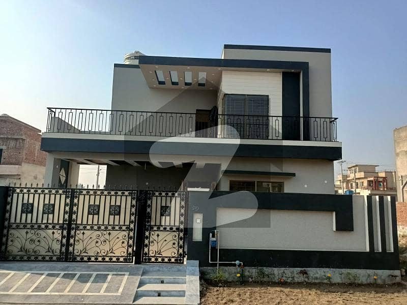 10 Marla 1.5 Storey On 80 Feet Road Beautiful House For Sale