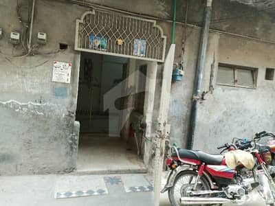 گلشنِ عباس سکیم نمبر 2 ملتان روڈ لاہور میں 7 کمروں کا 4 مرلہ مکان 85 لاکھ میں برائے فروخت۔