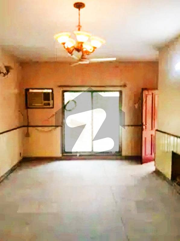 رحمان ولاز لاہور میں 3 کمروں کا 6 مرلہ مکان 46 ہزار میں کرایہ پر دستیاب ہے۔