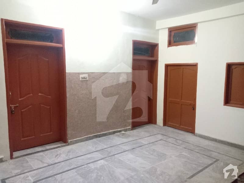 گلستان کالونی راولپنڈی میں 0.44 مرلہ کمرہ 10 ہزار میں کرایہ پر دستیاب ہے۔
